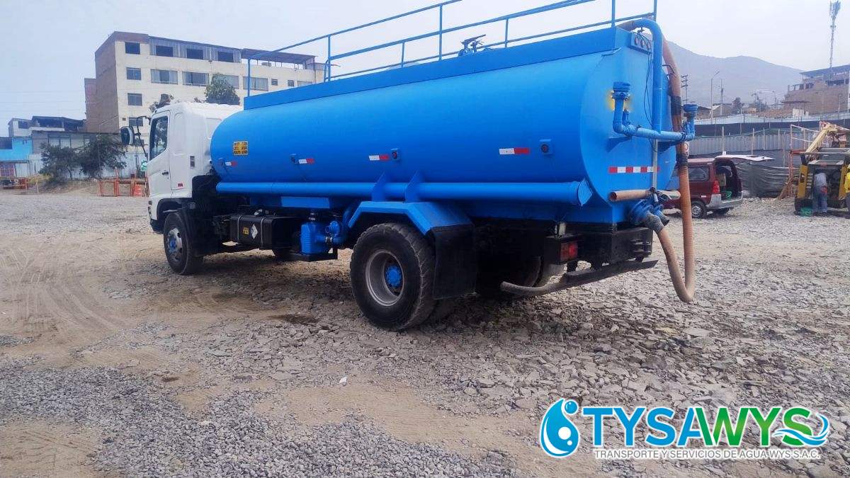 Camiones Cisterna Modernos: La Clave para un Servicio de Agua Eficiente y Seguro