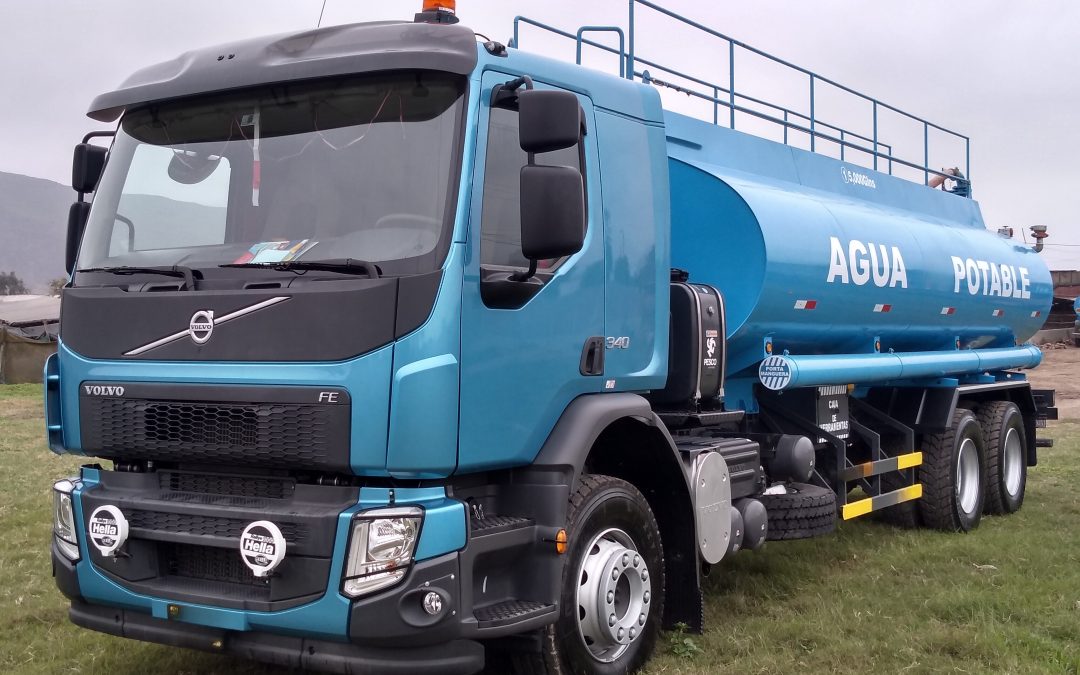 Camión Cisterna de Agua de 3000 Galones: ¡Tu Solución de Transporte de Agua con TYSAWYS!