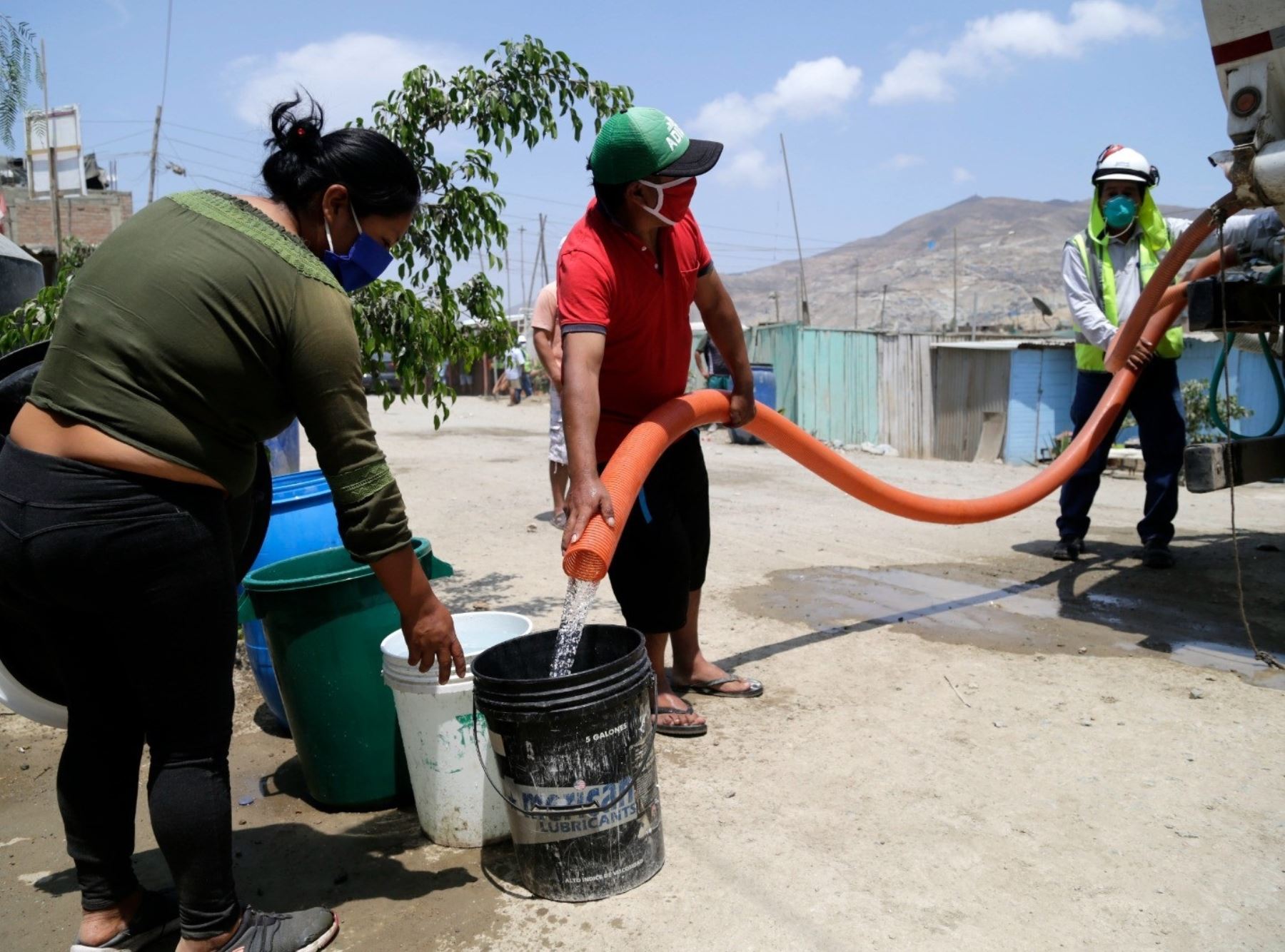 Servicio de transporte de agua potable