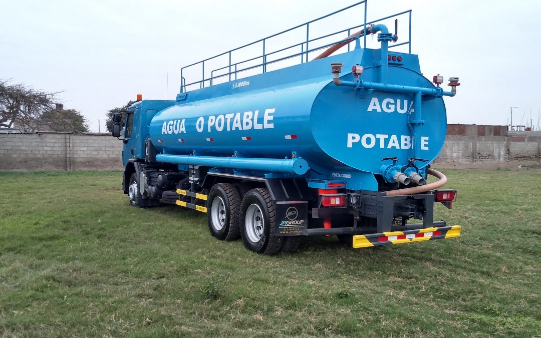 Transporte de agua en Surco